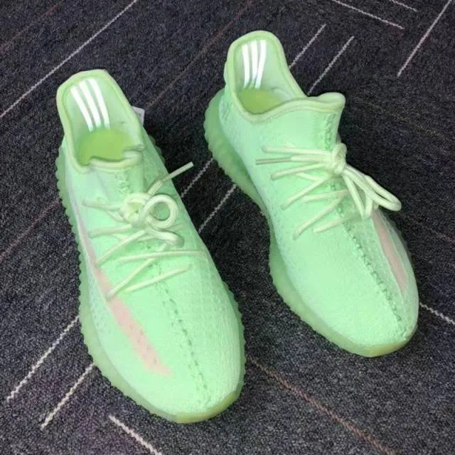 Adidas yeezy boost 350 v2 glow in the dark