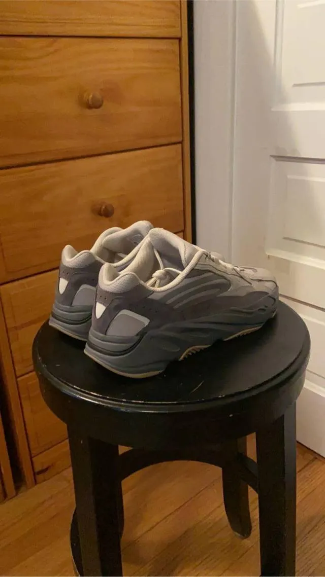 Adidas yeezy boost 700 v2 tephra size 11