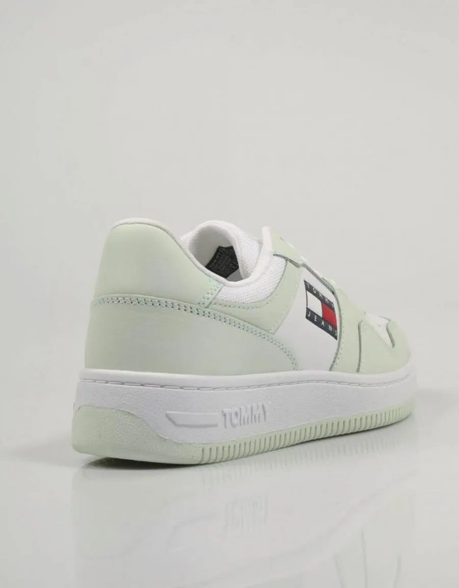  baskets TOMMY HILFIGER Tommy en Blanc 81459