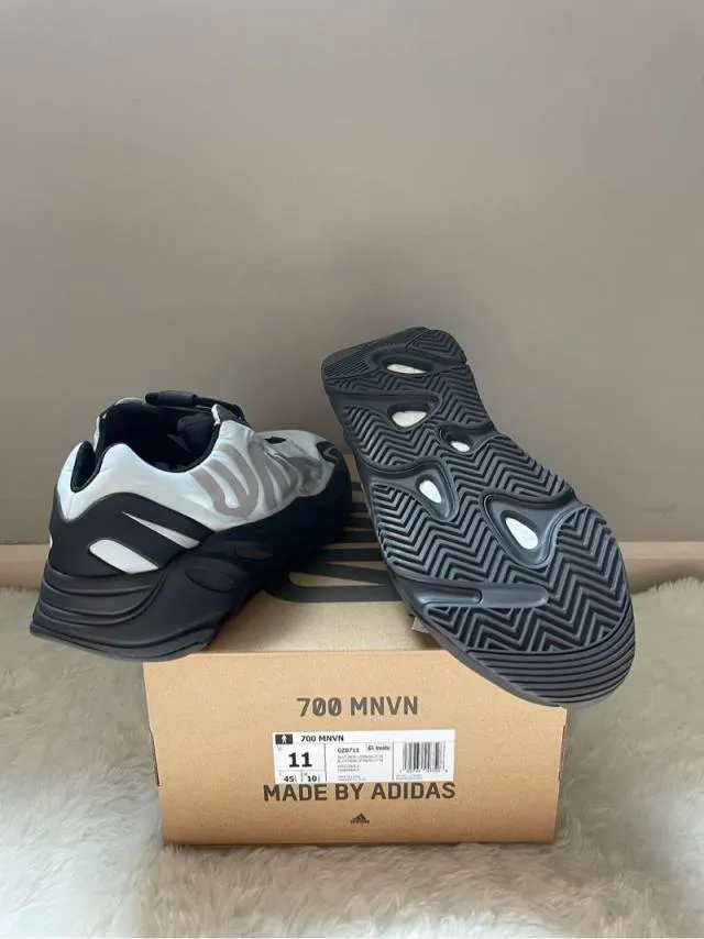 Brand new yeezy 700 mnvn blue tint never worn size 11