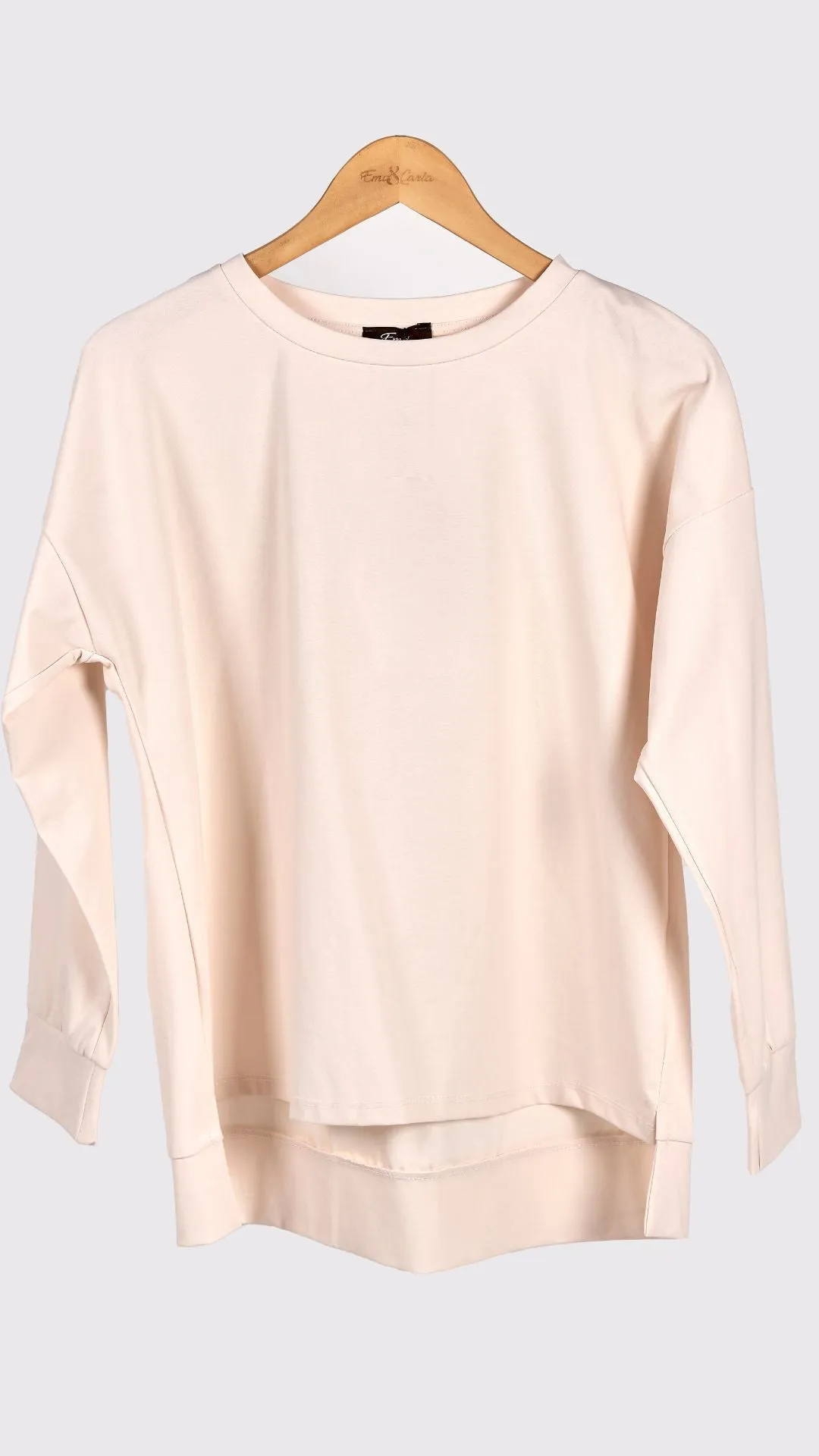 Ema&Carla - Crewneck Hi-Low Sweatshirt