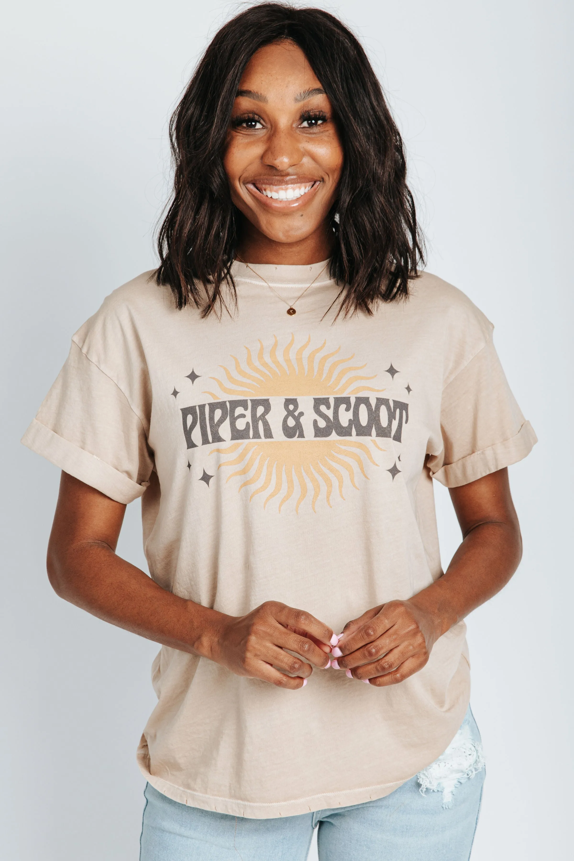 Piper & Scoot: Sun Graphic Tee in Sand