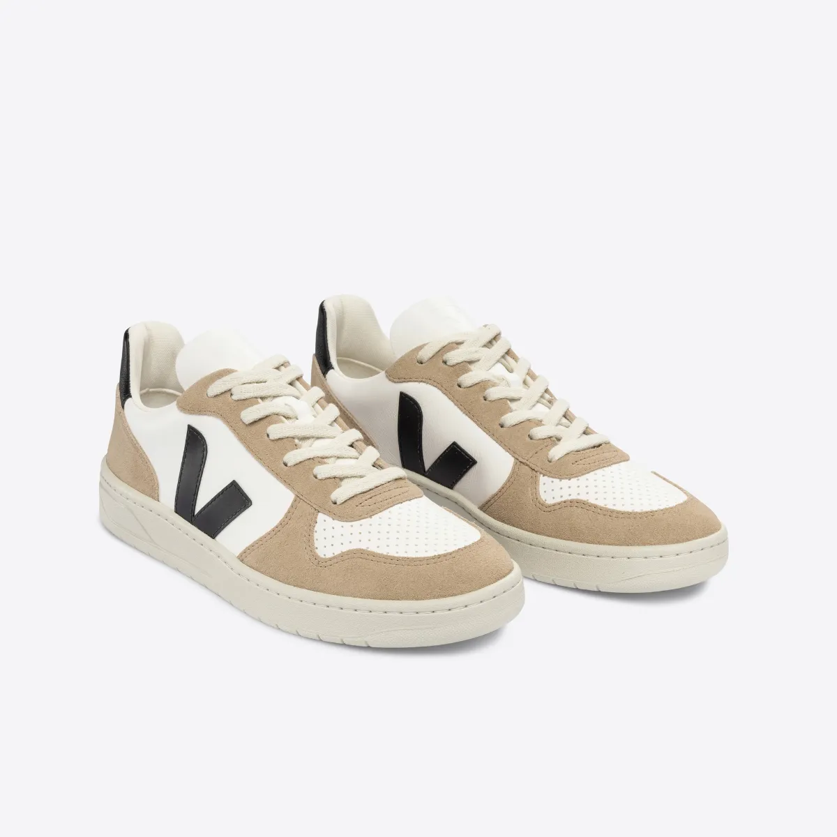 Veja   V-10 Chromefree Leather Extra White Black Sahara (men)