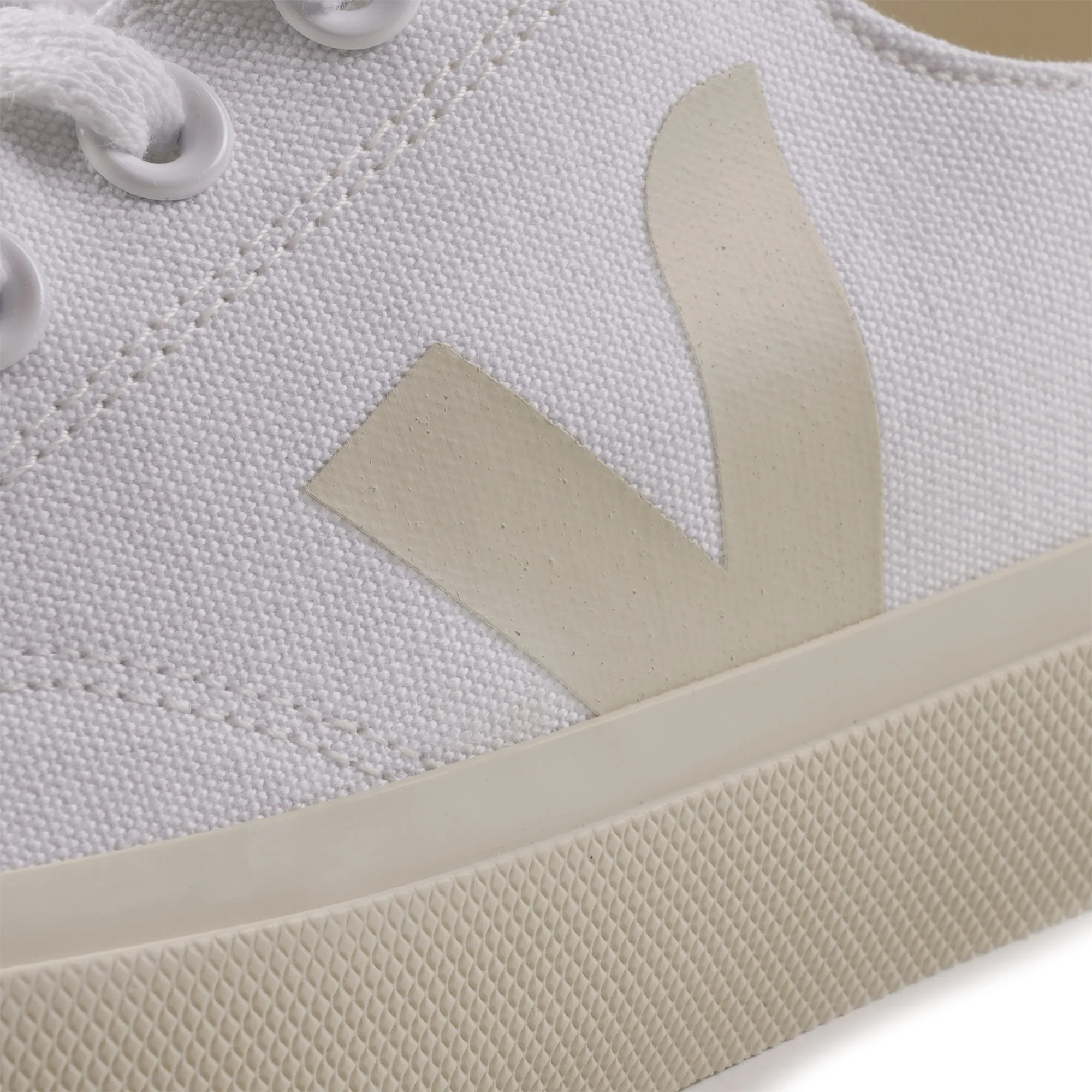 VEJA Womens Wata II Low Canvas - White